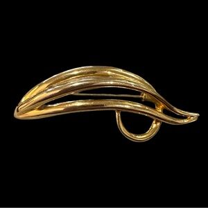 Vintage Brooch Gold Tone Sophisticated Style